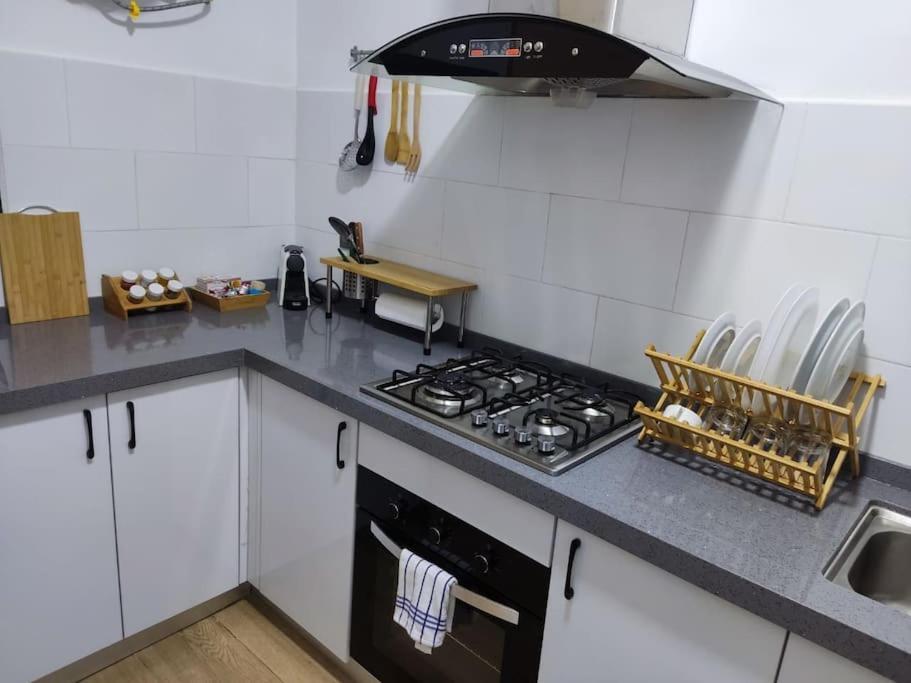 Superbe Appartement Avec Parking Gratuit Et Garde Dakar Exterior photo